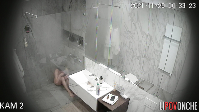 Girl shaved her pussy in the shower (she looks very sexy naked)