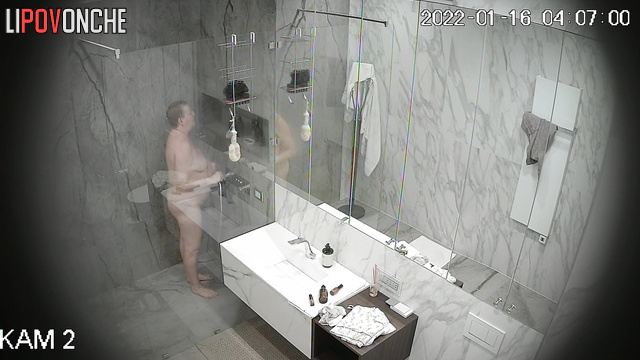 Take a look at beauty rituals of this pretty girl in her bathroom