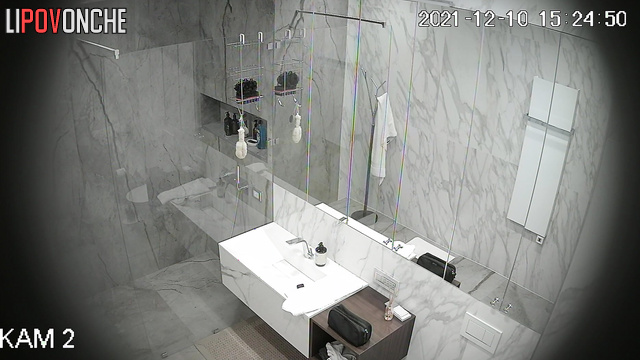 This camera in the bathroom shows how sexy this chick looks naked