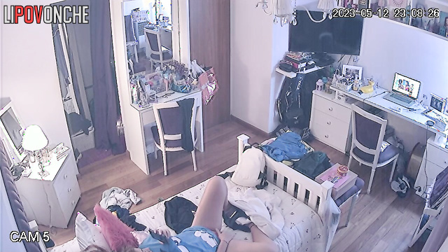 The young beauty took a brief break from relaxing to play with her hairy pussy