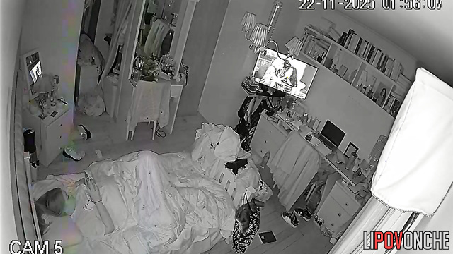 After masturbating, the redhead showed off her chubby bare butt