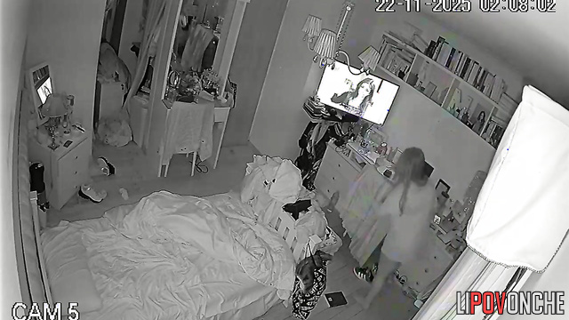 After masturbating, the redhead showed off her chubby bare butt