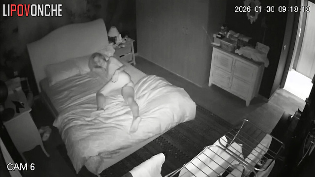 Skinny wife gave her husband a blowjob while he was relaxing after a shower