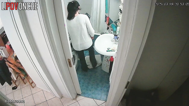 This gorgeous beauty showed off her sexy butt on camera before taking a shower