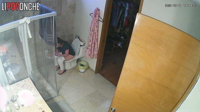 The woman wiped her delicate pussy with a napkin after peeing