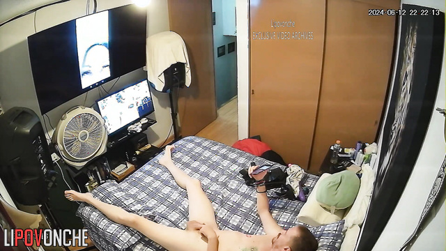 Naked man jerking off on video with his girlfriend
