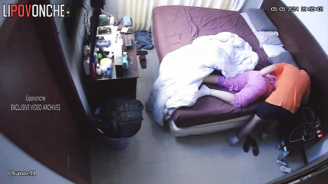 Man fucks dissatisfied woman on bed and she doesn't let him do cunnilingus