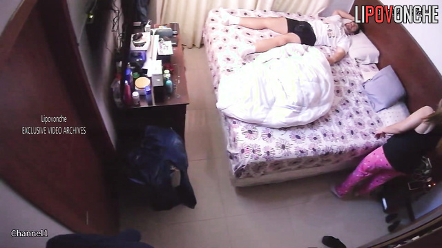 Big-ass wife saddled her husband's cock and demanded to lick her pussy