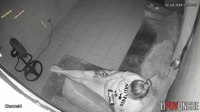 A husband caught his overweight wife watching porn and made her give him a blowjob