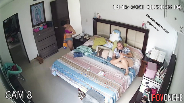 Usual day of two girls living together - they are not shy to walk naked