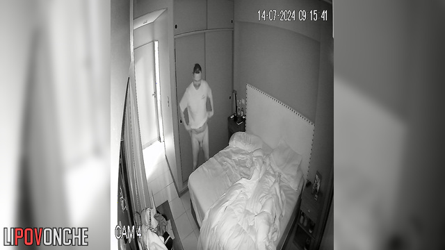 Husband fucks his wife after work to relieve stress