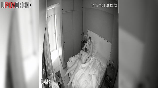 Husband fucks his wife after work to relieve stress