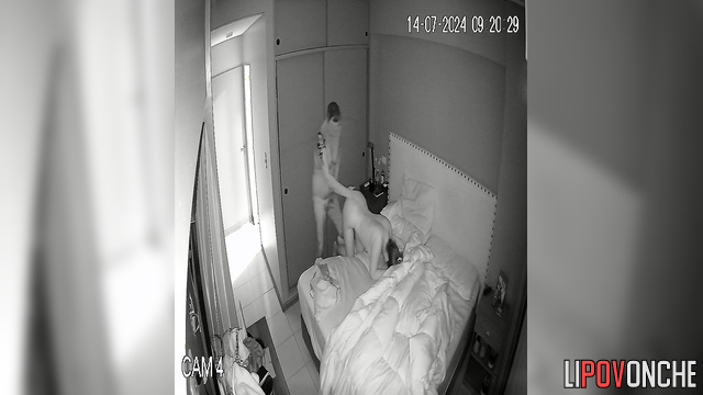 Husband fucks his wife after work to relieve stress