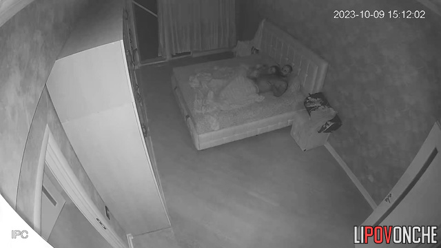 Guy flashing his dick and her pussy during sex, watch it now