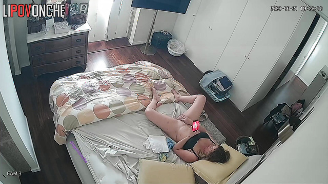This woman is a teasing master (Solo Sex)