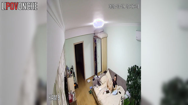 Modest babe felt like a porn star and got a vivid orgasm