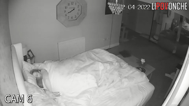 Blonde bitch shows her sex skills to her small-dicked husband