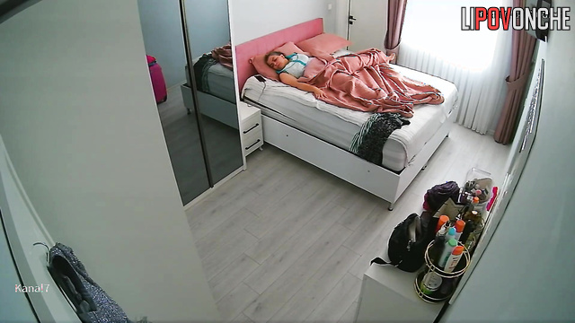 MILF plays with herself while fantasizing about having sex with her hubby