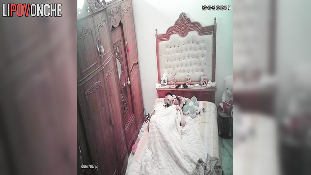 Gypsy chubby woman gets pussy pounded by her horny partner