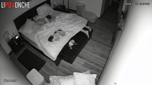 Innocent naughty things & crazy cunnilingus under the blanket
