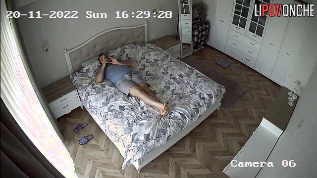 Blowjob in honor of a birthday (hidden bedroom cam)
