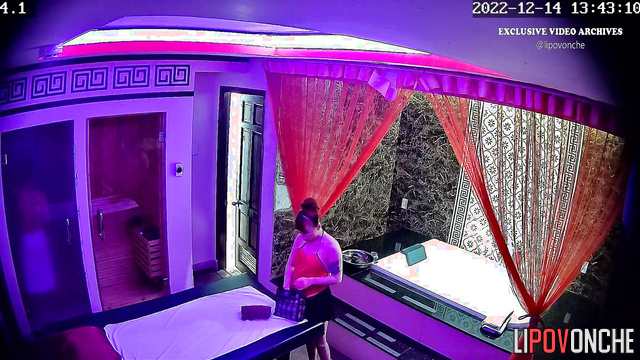 Naked tattooed Asian girl thoroughly washes client before sex massage