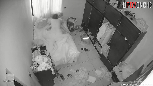 The chubby wife persuaded her bearded husband to have sex in the cowgirl position