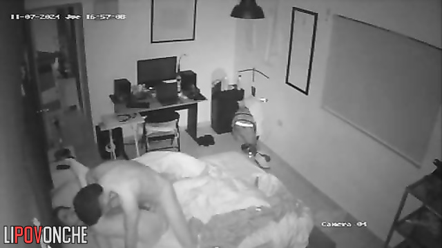 Slender guy adores her big and juicy body (bedroom camera)