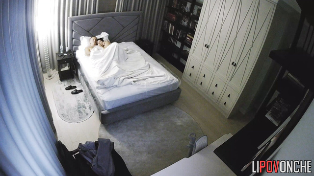 Couple loves to kiss for a long time during sex, look