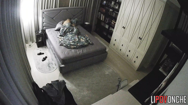 They quickly fucked and husband continued watching TV