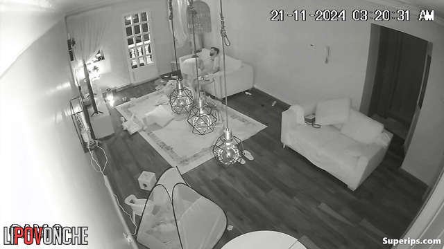 Boyfriend and girlfriend kissing and fucking on the sofa