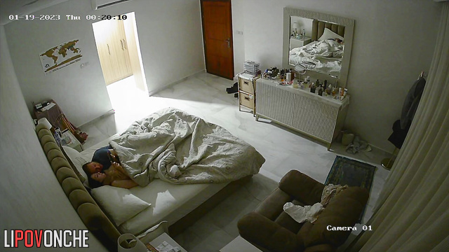Great fuck in the room with a huge mirror (couple enjoying each other)