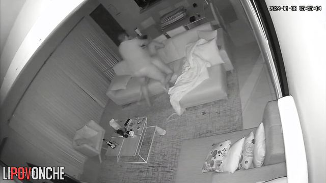 Drunk fuck after bottle of Champagne (two strangers)