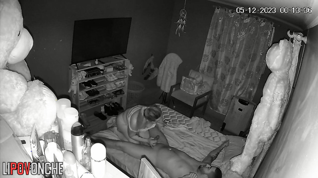Couple kissing before a blowjob - hot night video