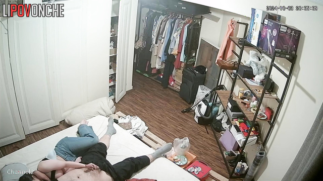 Great pleasure with her gentle hands / bedroom cam