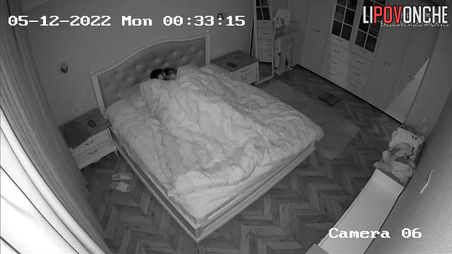 Her holes are always ready to be fully under control [bedroom video]