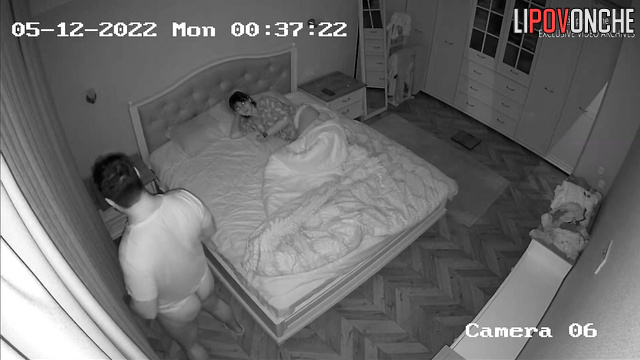 Her holes are always ready to be fully under control [bedroom video]