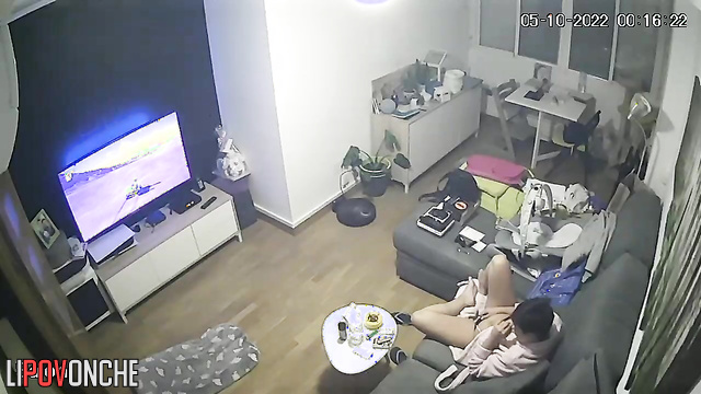 Milf smoking and sucking at the same time / living room cam