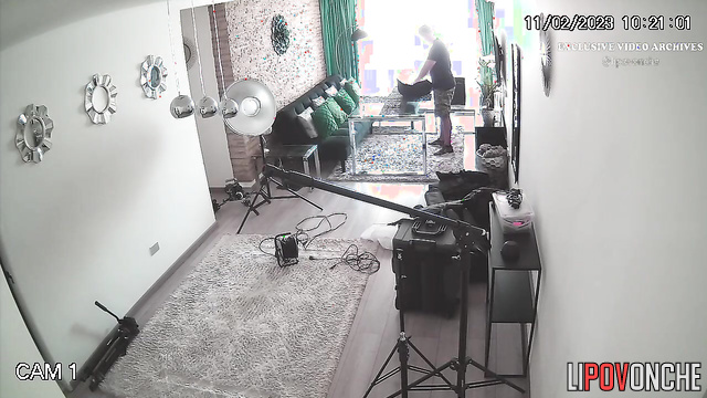 Now the living room will turn into a place for a photo shoot