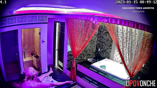 Asian salon of luxury rest for rich men reveals its' secrets